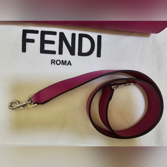 🎉HOST PICK🎉 FENDI 3 Jours Calfskin Leather Shoulder Bag, Pink - Picture 3 of 17